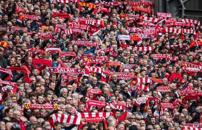 《棒球与女性视角：女性球迷在球场文化中的地位变迁》