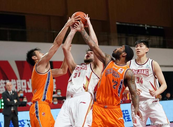 EWC英雄联盟：Chovy再献补刀秀，Gen.G拒绝AG.AL让二追三夺冠