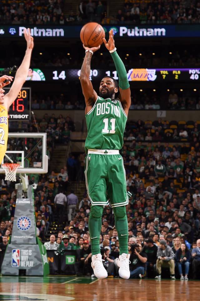 詹姆斯球队单场两人同砍35+，首次他不是其中之一