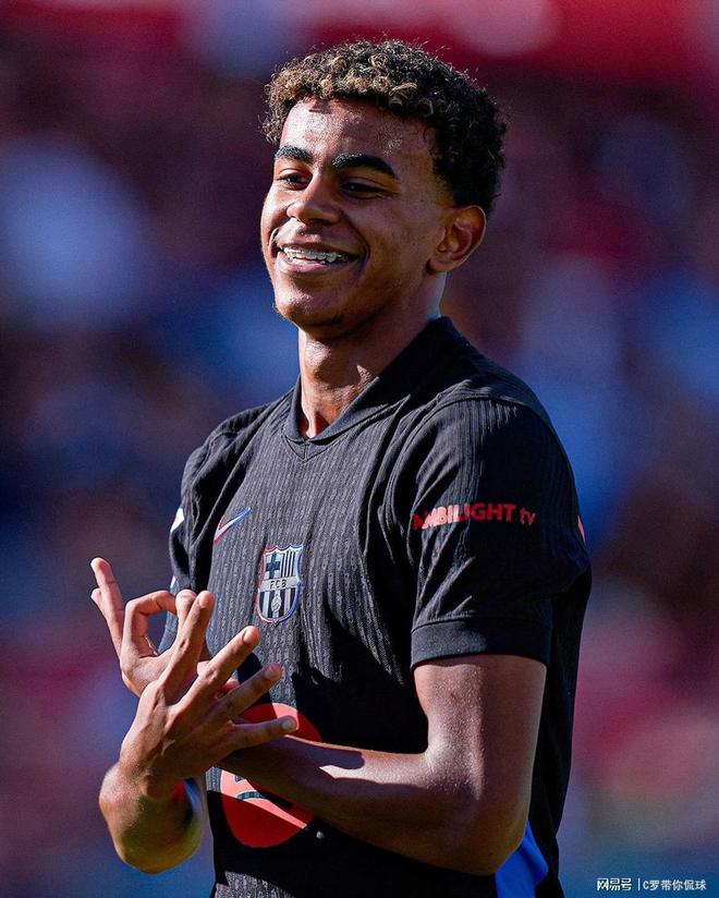 媒体人：邓涵文与云南玉昆更接近，重庆和铁人也有想法