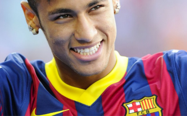 阿隆索不喜欢处理球队内部政治问题，但皇马／曼城显然难实现