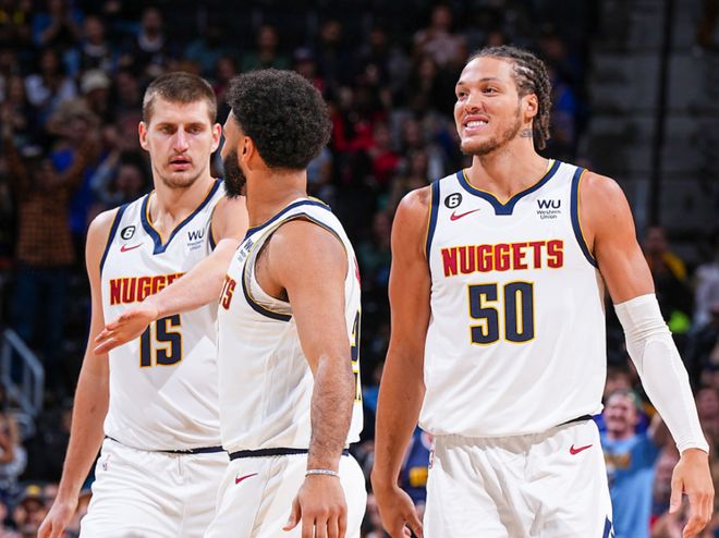 水里的：尖叫 岸上的：看起来好好玩