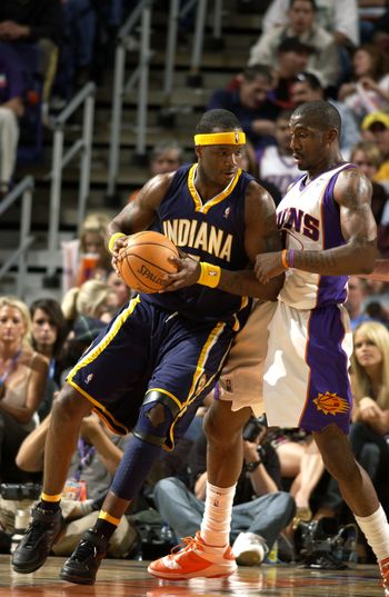 哈迪坐地助攻克莱三分命中