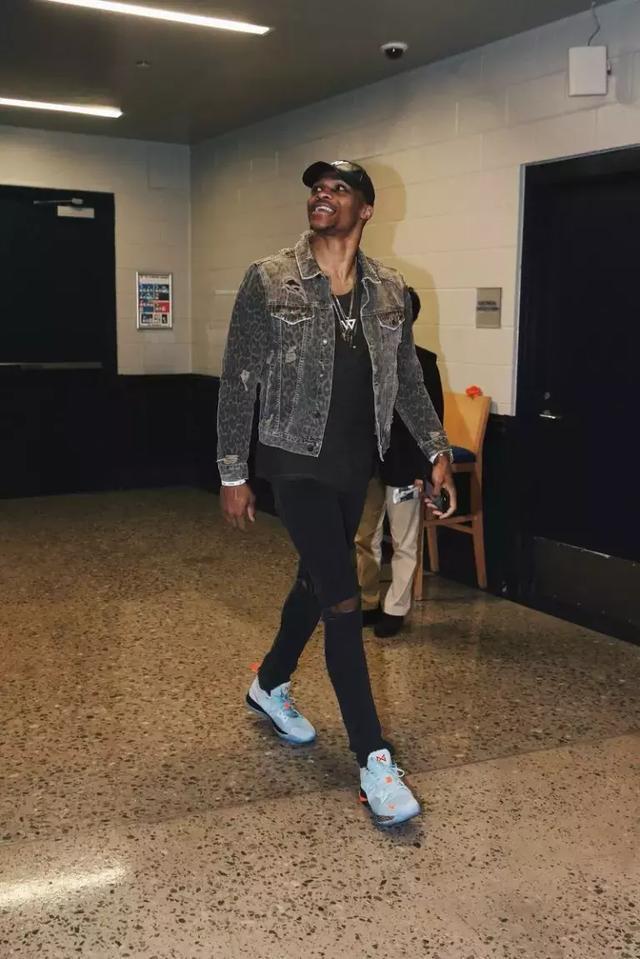 详解棒球规则中的触身球逃避准则