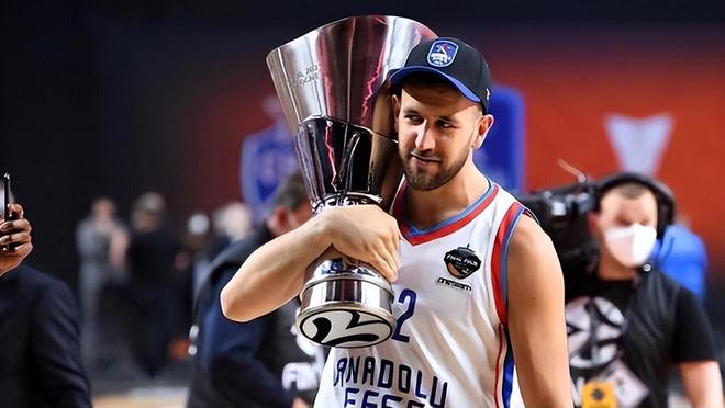 斯基拉：目前尤文从未考虑出售戴维，俱乐部依然对他充满信心