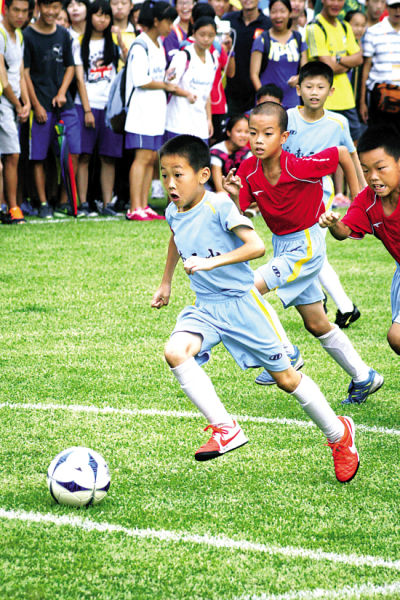 2025 赛季：中信兄弟队主力中外野手岳政华获得 CPBL 金手套奖