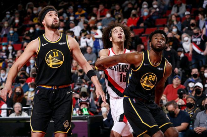 详解棒球规则中的“捕手干扰补偿机制”对打击方心理优势的建立